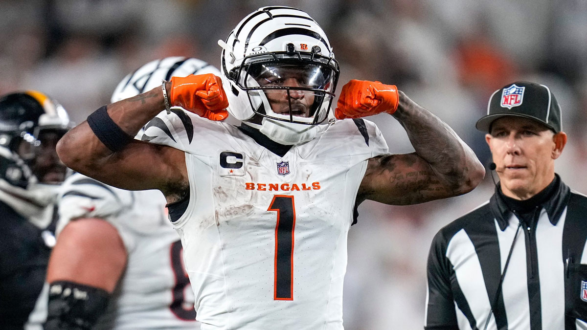 Cincinnati Bengals wide receiver Ja'Marr Chase (1) celebrates a catch in the fourth quarter of the NFL Week 7