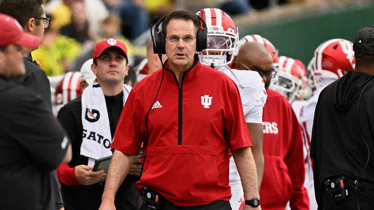 Indiana Hoosiers head coach Curt Cignetti looks up at the scoreboard against the Oregon Ducks during the second quarter at Autzen Stadium.