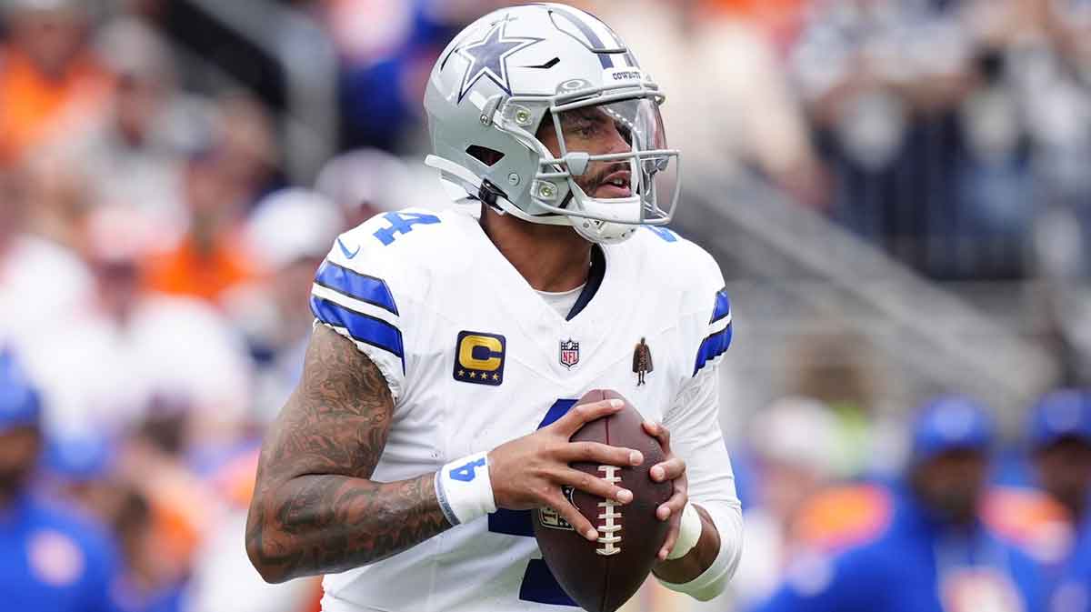 Dallas Cowboys quarterback Dak Prescott (4) looks to throw against the Denver Broncos