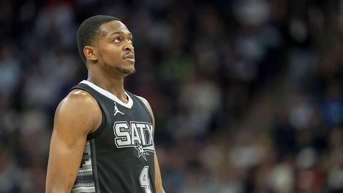 San Antonio Spurs guard De'Aaron Fox (4) looks on against the Minnesota Timberwolves in the second half at Target Center.