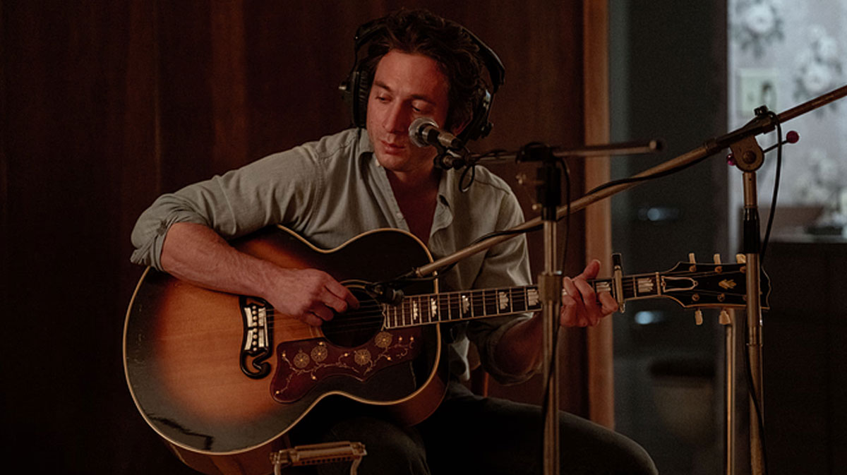 Jeremy Allen White.
