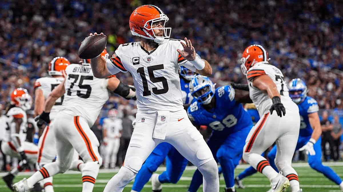 Cleveland Browns quarterback Joe Flacco (15) makes a pass against Detroit Lions during the first half at Ford Field in Detroit on Sunday, Sept. 28, 2025.