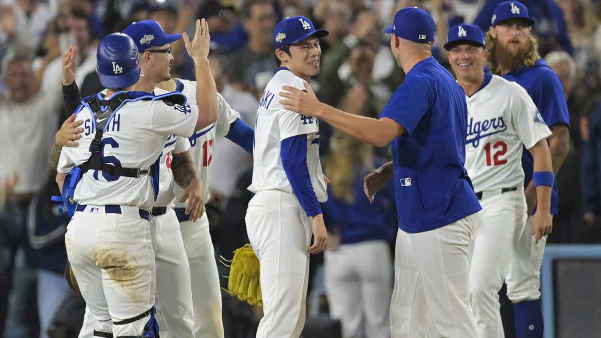 Dodgers fans lose it after Shohei Ohtani, Roki Sasaki punch ticket to World Series