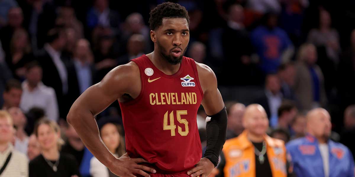 Donovan Mitchell’s wild reaction to court-storming fan: ‘He’s probably got a great selfie’