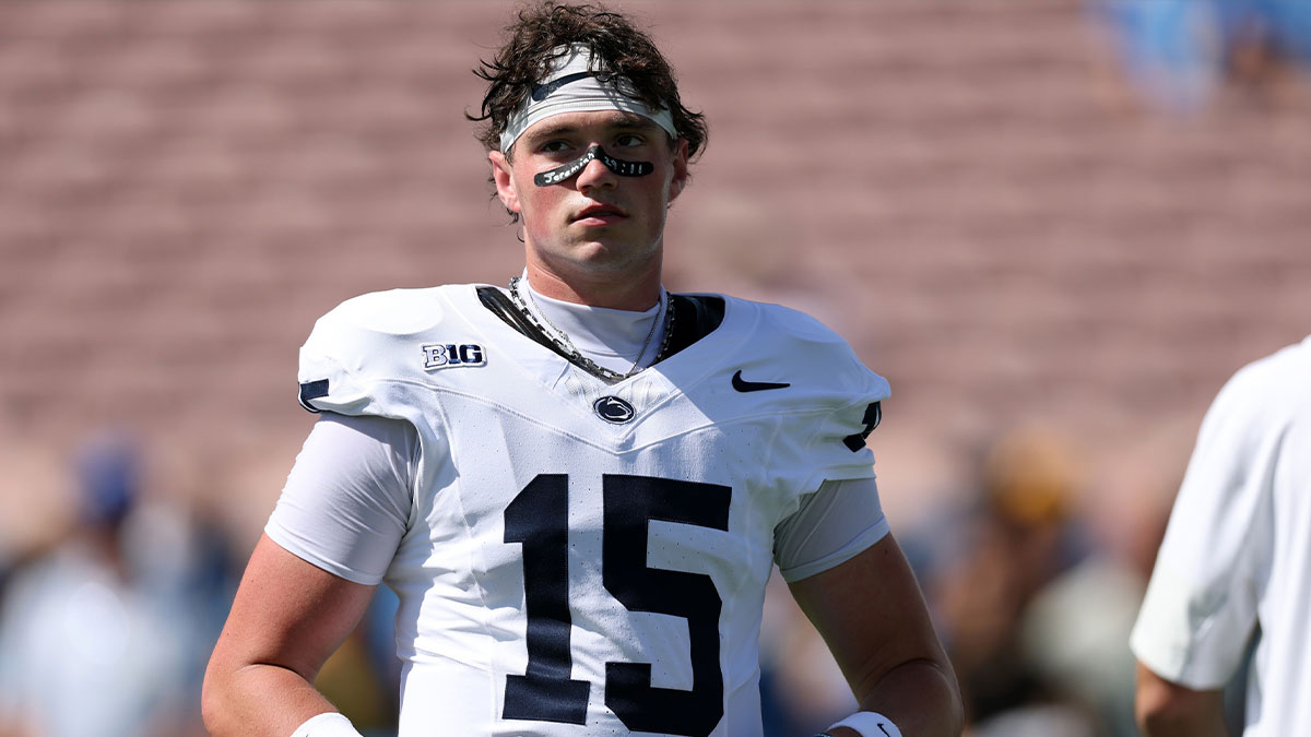 Penn State Nittany Lions quarterback Drew Allar (15) warms up before the game against the UCLA Bruins at Rose Bowl.