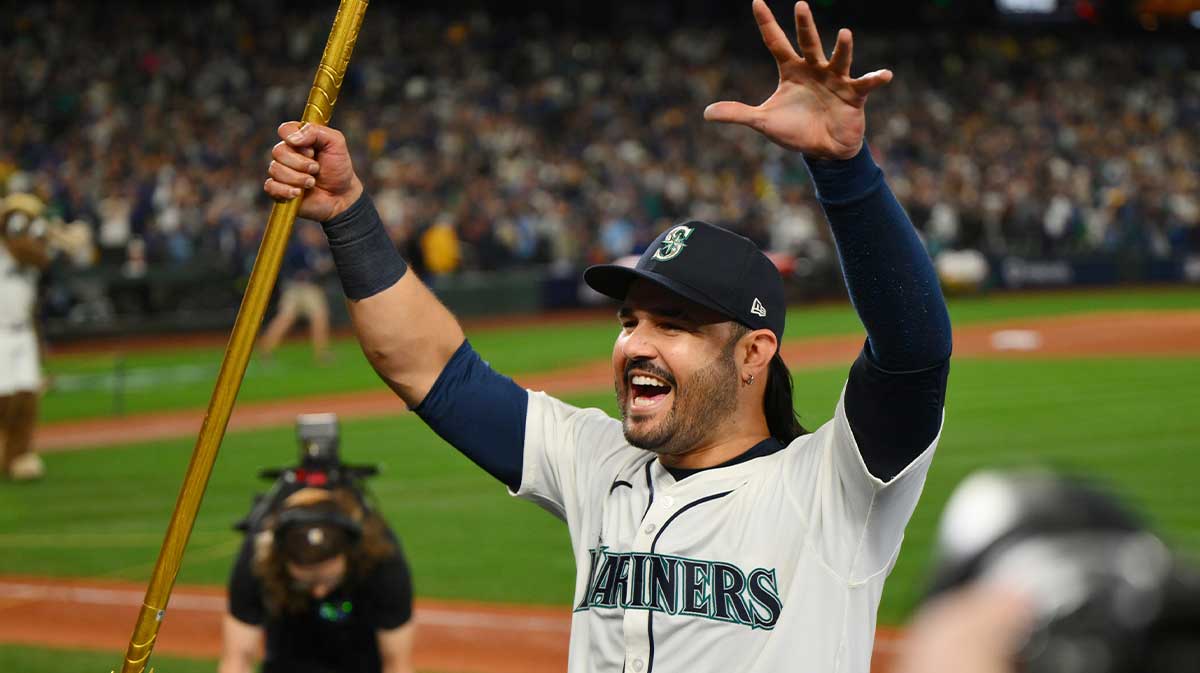 Seattle Mariners third baseman Eugenio Suarez (28) celebrates after winning game five of the ALCS round for the 2025 MLB playoffs against the Toronto Blue Jays at T-Mobile Park.