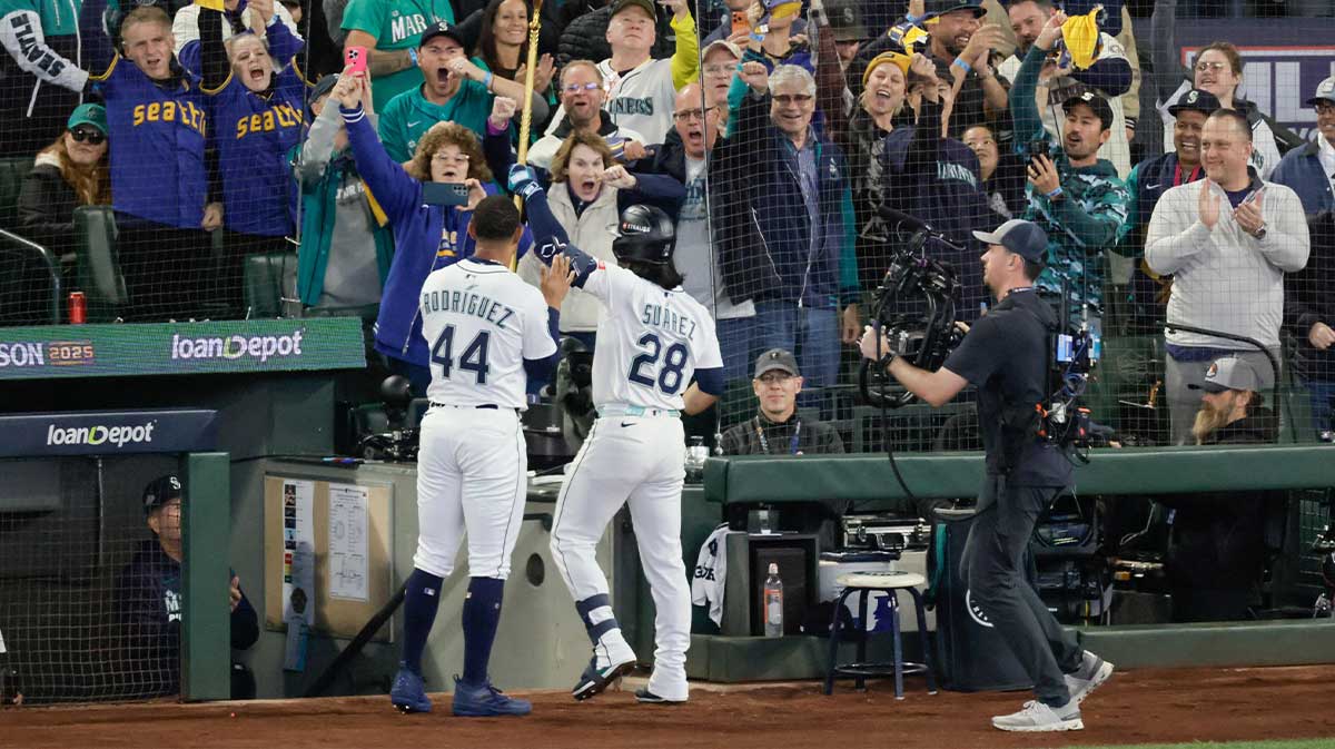 Mariners news: Eugenio Suarez continues surprising ALCS trend with Game 4 home run
