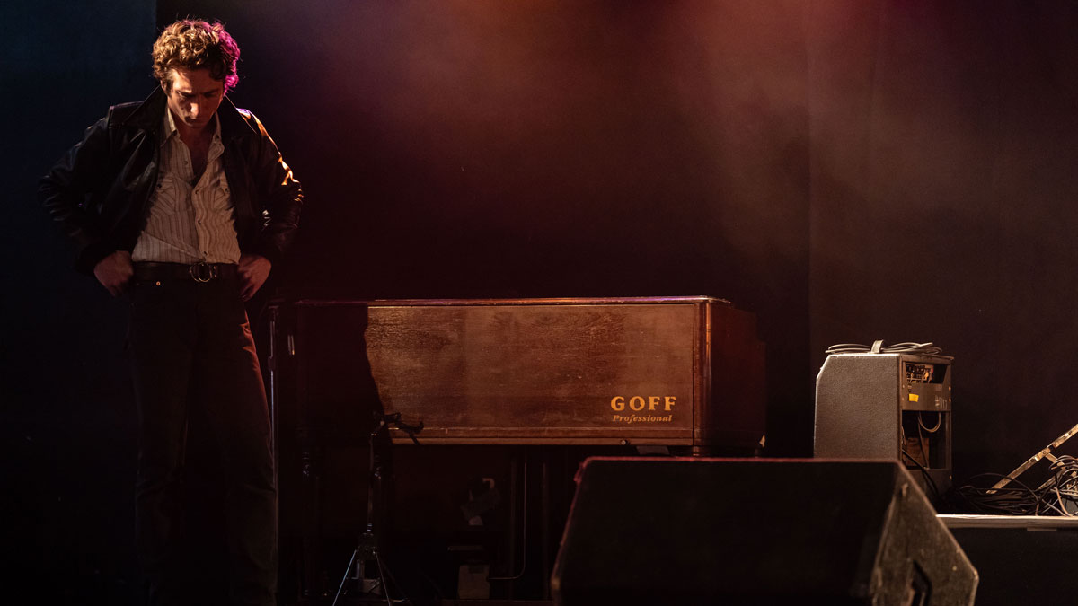 Jeremy Allen White as Bruce Springsteen in 20th Century Studios' SPRINGSTEEN: DELIVER ME FROM NOWHERE. Photo by Macall Polay. © 2025 20th Century Studios.
