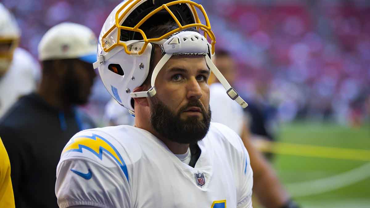 Los Angeles Chargers quarterback Chase Daniel (4) against the Arizona Cardinals at State Farm Stadium.