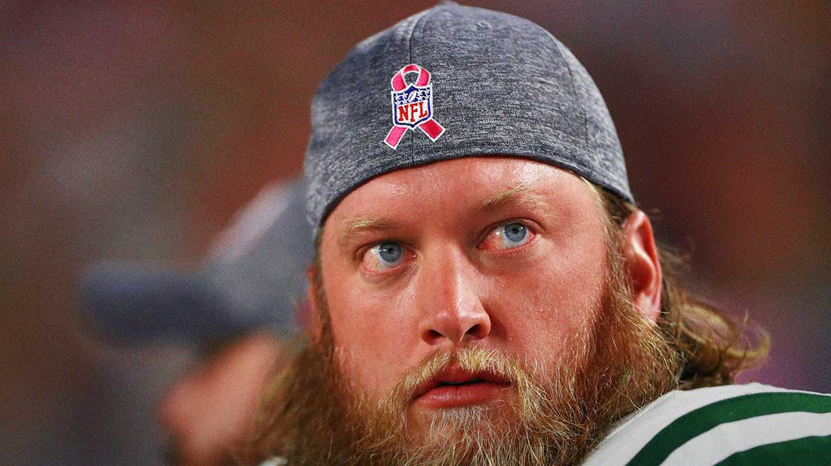 New York Jets center Nick Mangold (74) against the Arizona Cardinals at University of Phoenix Stadium. The Cardinals defeated the Jets 28-3.