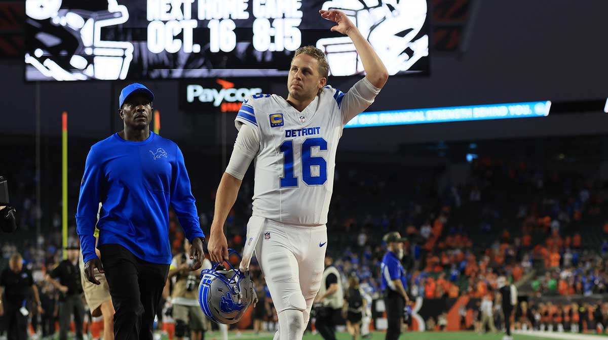 Detroit Lions quarterback Jared Goff (16) salutes the fans following the game against the Cincinnati Bengals at Paycor Stadium.