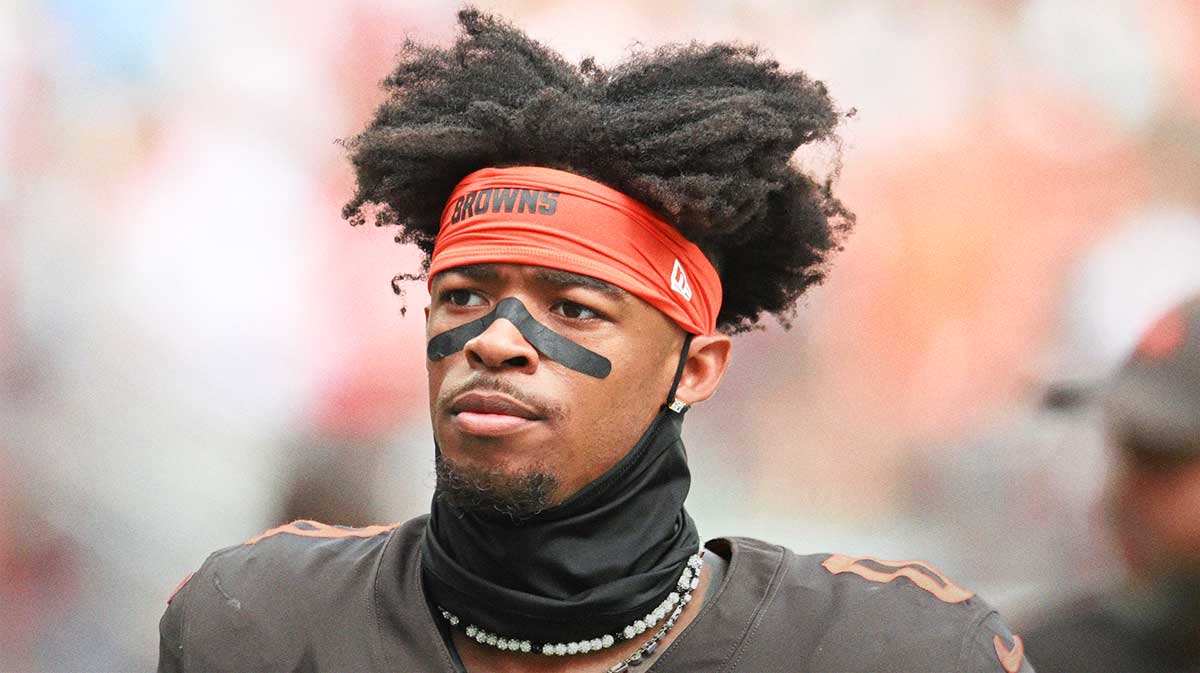Cleveland Browns cornerback Greg Newsome II (0) at Huntington Bank Field.