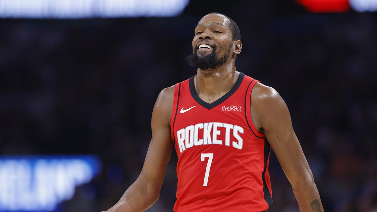 Kevin Durant nearly had Chris Webber timeout nightmare in Rockets debut