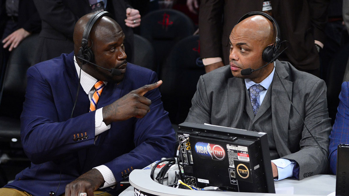 Shaquille O'Neal (left) and Charles Barkley talk during the 2013 NBA All-Star slam dunk contest at the Toyota Center.