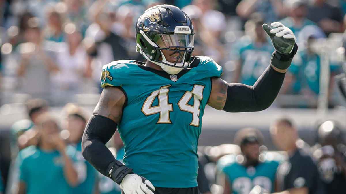 Jacksonville Jaguars defensive end Travon Walker (44) before the play against the Houston Texans at EverBank Stadium.