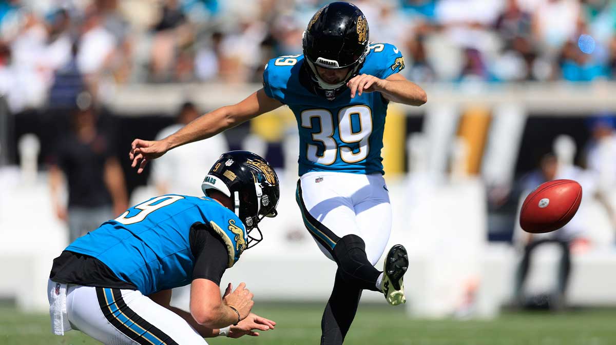 Jacksonville Jaguars kicker Cam Little (39) misses a field goal