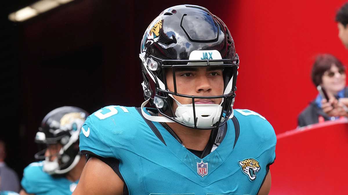 Jacksonville Jaguars tight end Brenton Strange (85) before the game against the San Francisco 49ers at Levi's Stadium