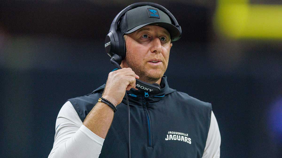 Jaguars’ Liam Coen squashes beef with Robert Saleh, Kyle Shanahan
