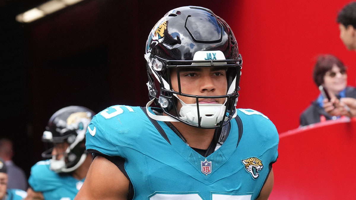 Jacksonville Jaguars tight end Brenton Strange (85) before the game against the San Francisco 49ers at Levi's Stadium.