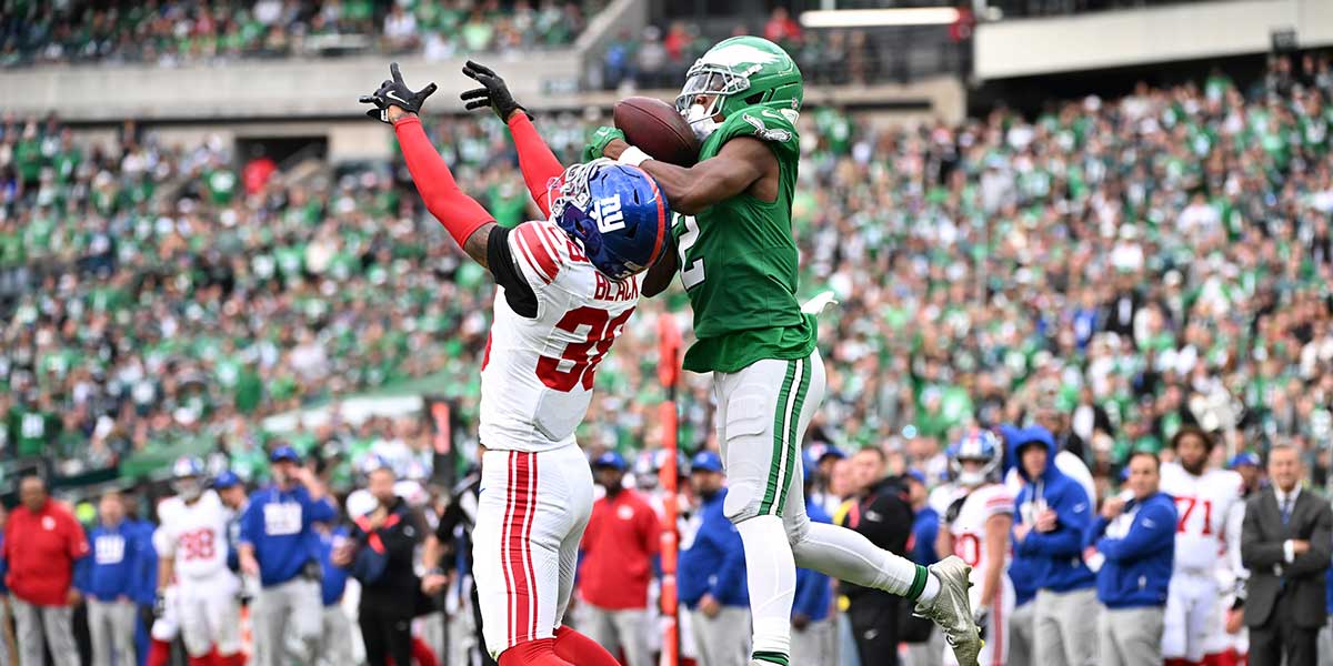 Philadelphia Eagles wide receiver Jahan Dotson (2) makes a catch for a touchdown against New York Giants cornerback Korie Black (38) in the fourth quarter at Lincoln Financial Field.
