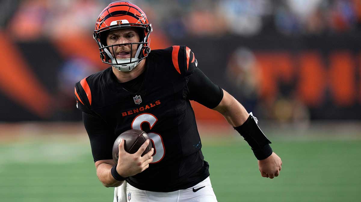 Cincinnati Bengals quarterback Jake Browning (6) runs the ball against the Detroit Lions in the 4th quarter at Paycor Stadium