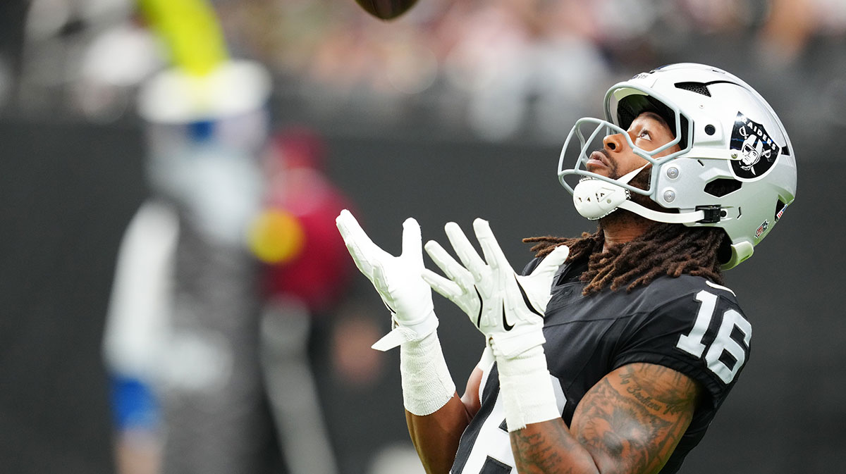 Las Vegas Raiders wide receiver Jakobi Meyers (16) warms up prior to the game against the Chicago Bears at Allegiant Stadium.