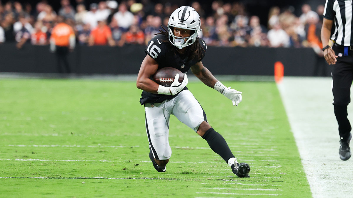 Las Vegas Raiders wide receiver Jakobi Meyers (16) runs the ball during the second half against the Chicago Bears at Allegiant Stadium. 
