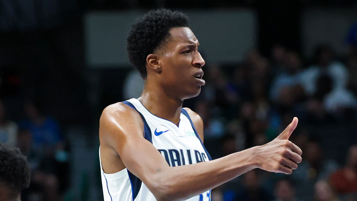 Dallas Mavericks center Jamarion Sharp (33) reacts during the second half against the Utah Jazz at American Airlines Center.