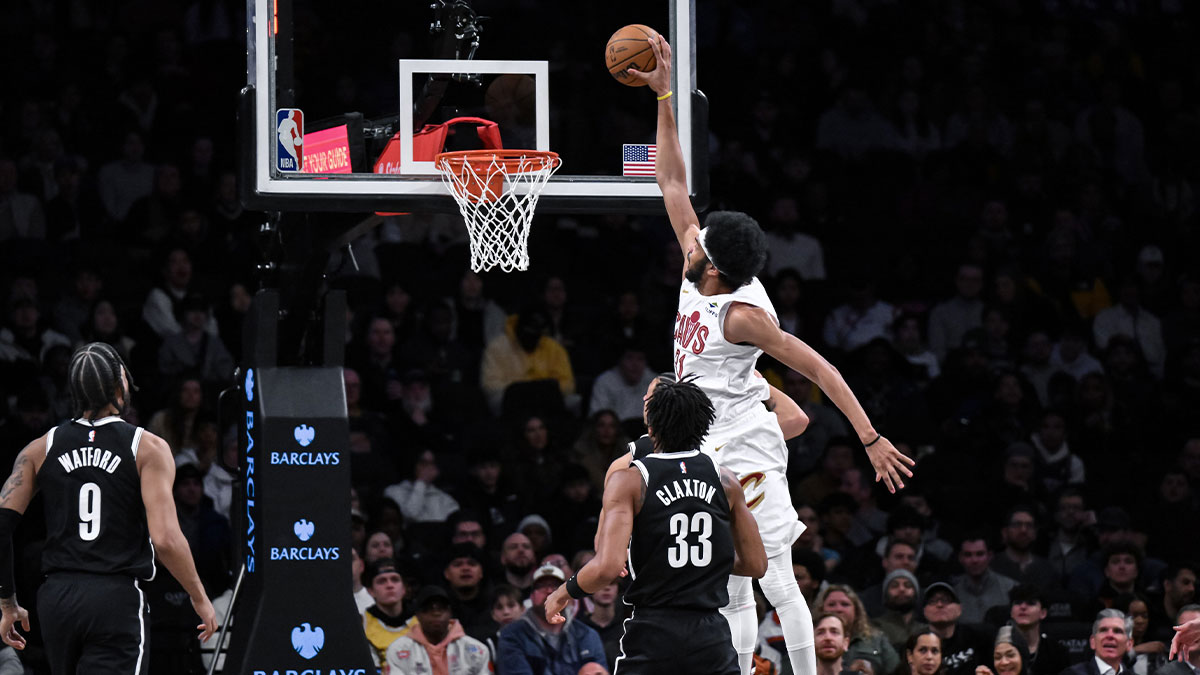 Cleveland Cavaliers center Jarrett Allen (31) dunks the ball as Brooklyn Nets center Nic Claxton (33) defends during the first half at Barclays Center.