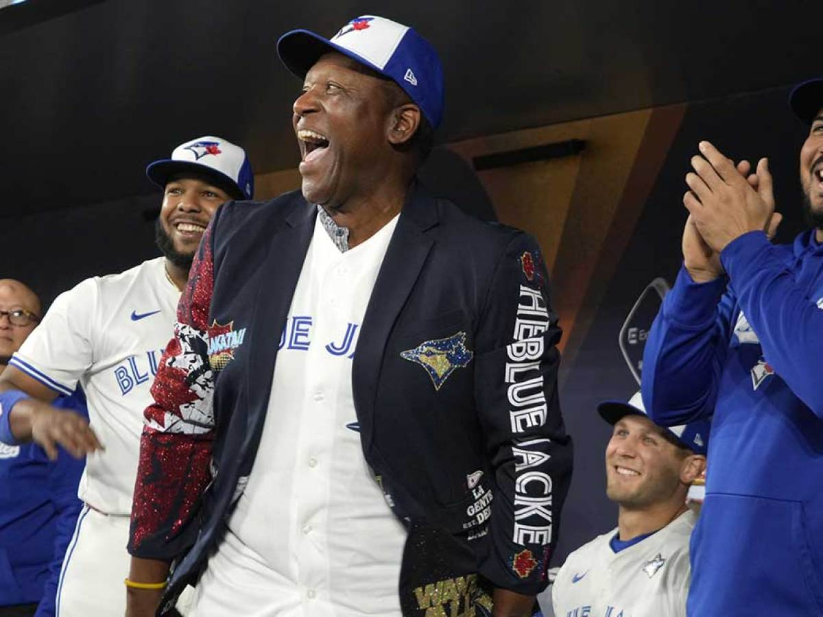 Blue Jays news: Joe Carter wants to pass World Series hero torch