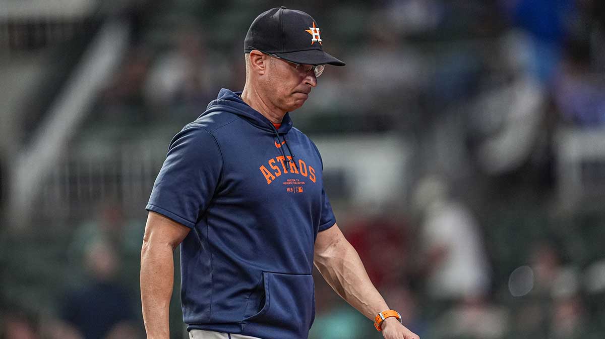 Houston Astros manager Joe Espada (19) on the field during the game against the Atlanta Braves during the eighth inning at Truist Park.