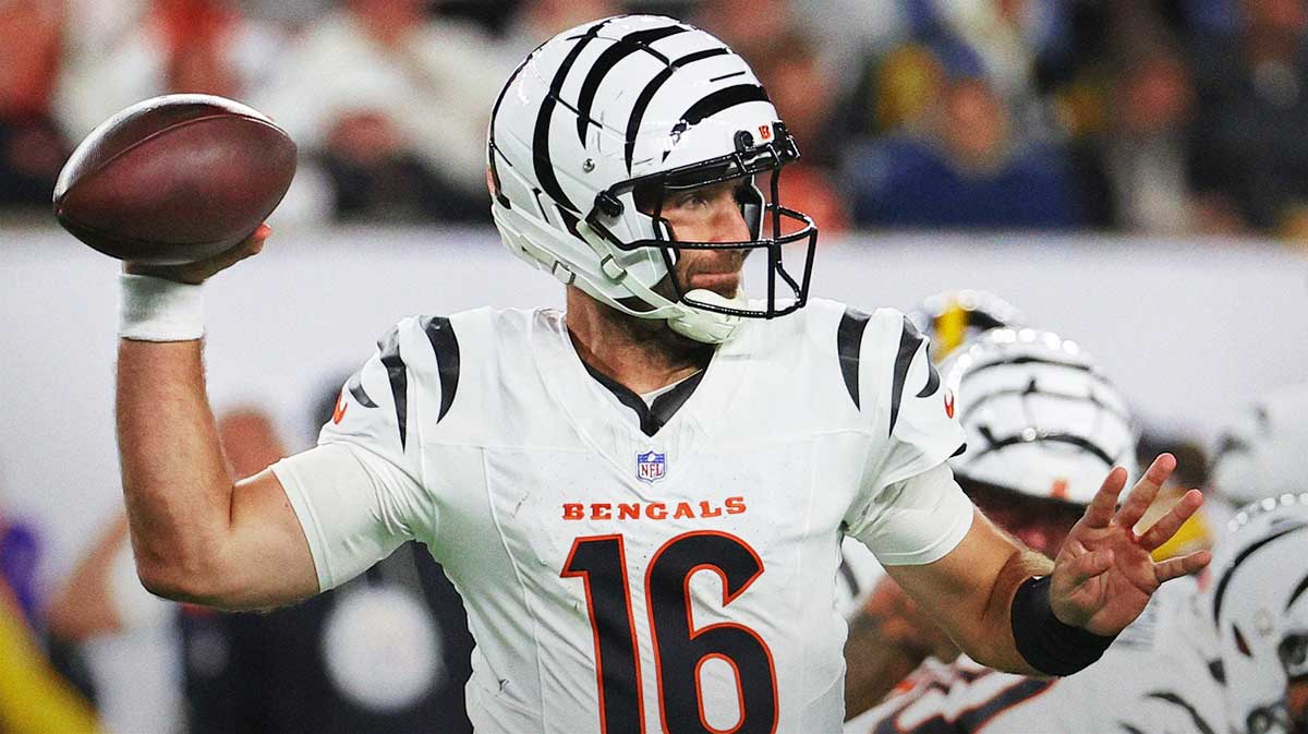 Cincinnati Bengals quarterback Joe Flacco (16) throws a pass against the Pittsburgh Steelers during the fourth quarter at Paycor Stadium.