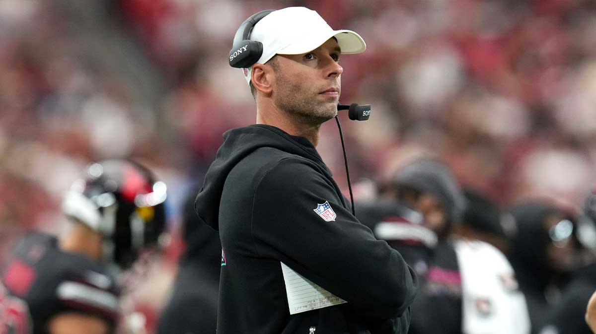 Arizona Cardinals head coach Jonathan Gannon looks on from the sidelines as they play against the Tennessee Titans at State Farm Stadium in Glendale on Oct. 5, 2025.