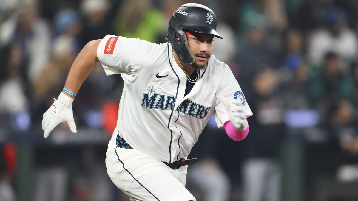 Josh Naylor gets Mariners on the board with smart base running