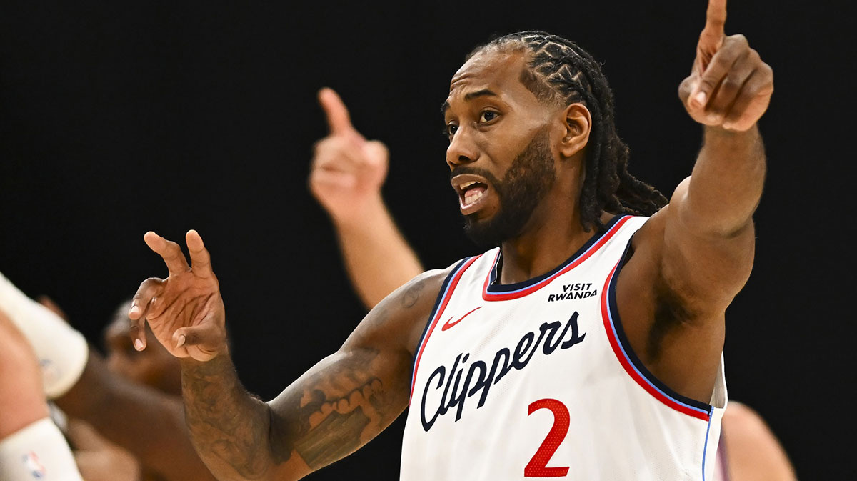 Los Angeles Clippers forward Kawhi Leonard (2) points after the ref makes a call against the Denver Nuggets during the second quarter at Intuit Dome.