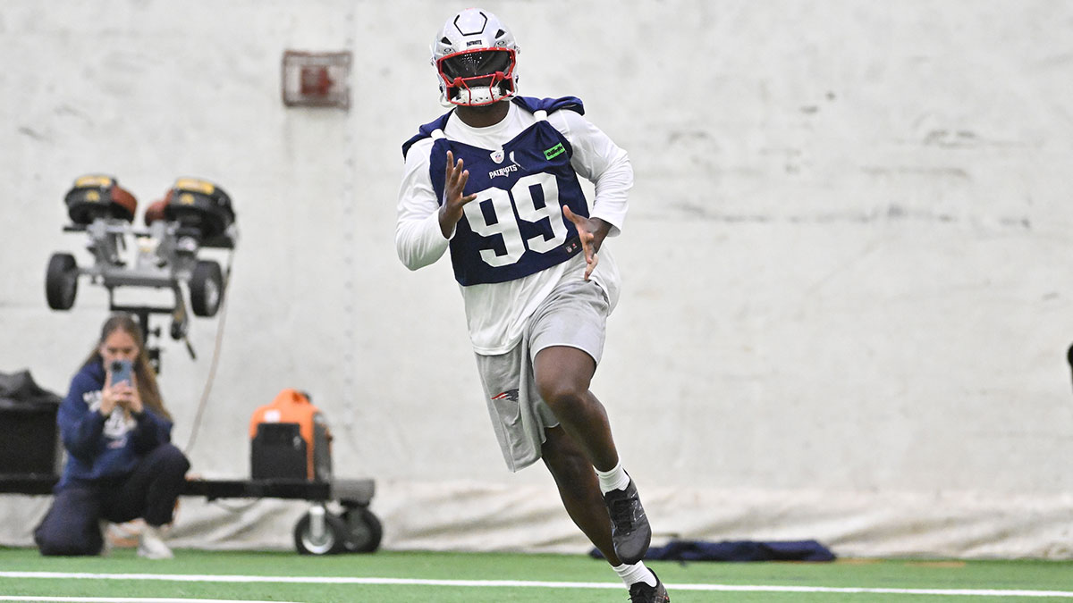 New England Patriots defensive end Keion White (99) does a drill during minicamp held in the WIN Field House at Gillette Stadium.