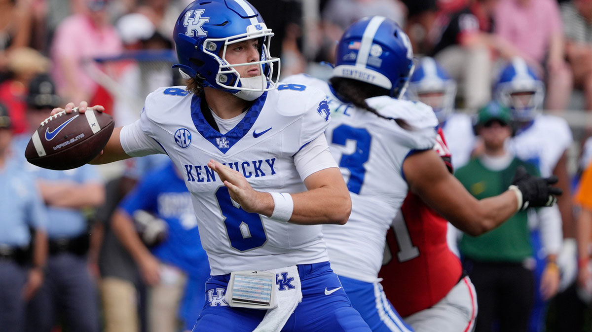 Kentucky quarterback Cutter Boley (8) throws a pass during the second half of a NCAA college football game against Kentucky in Athens, Ga., on Saturday, October 4, 2025.