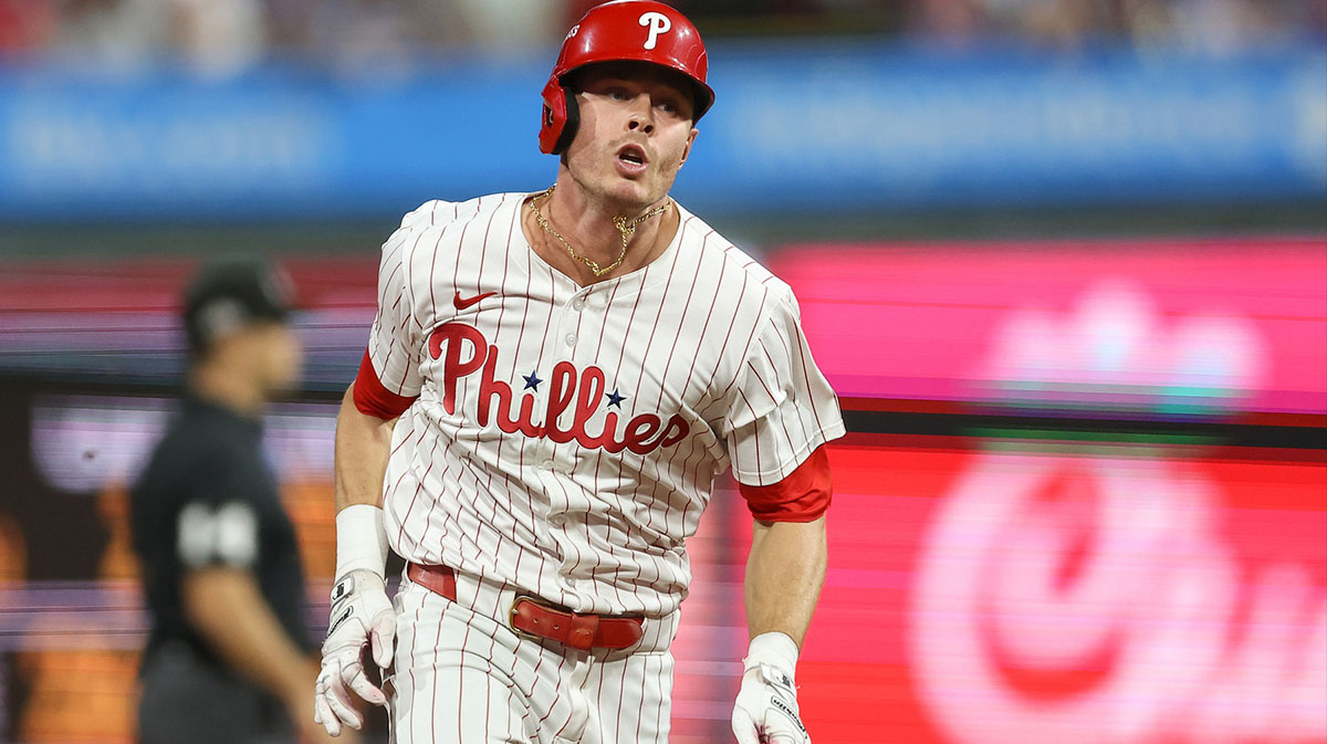 Philadelphia Phillies left fielder Max Kepler (17) runs to third base after hitting a triple against the Los Angeles Dodgers in the eighth inning during game two of the NLDS round for the 2025 MLB playoffs at Citizens Bank Park.