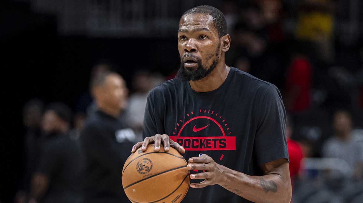 Houston Rockets forward Kevin Durant (7) warms up prior to the game against the Atlanta Hawks at State Farm Arena.