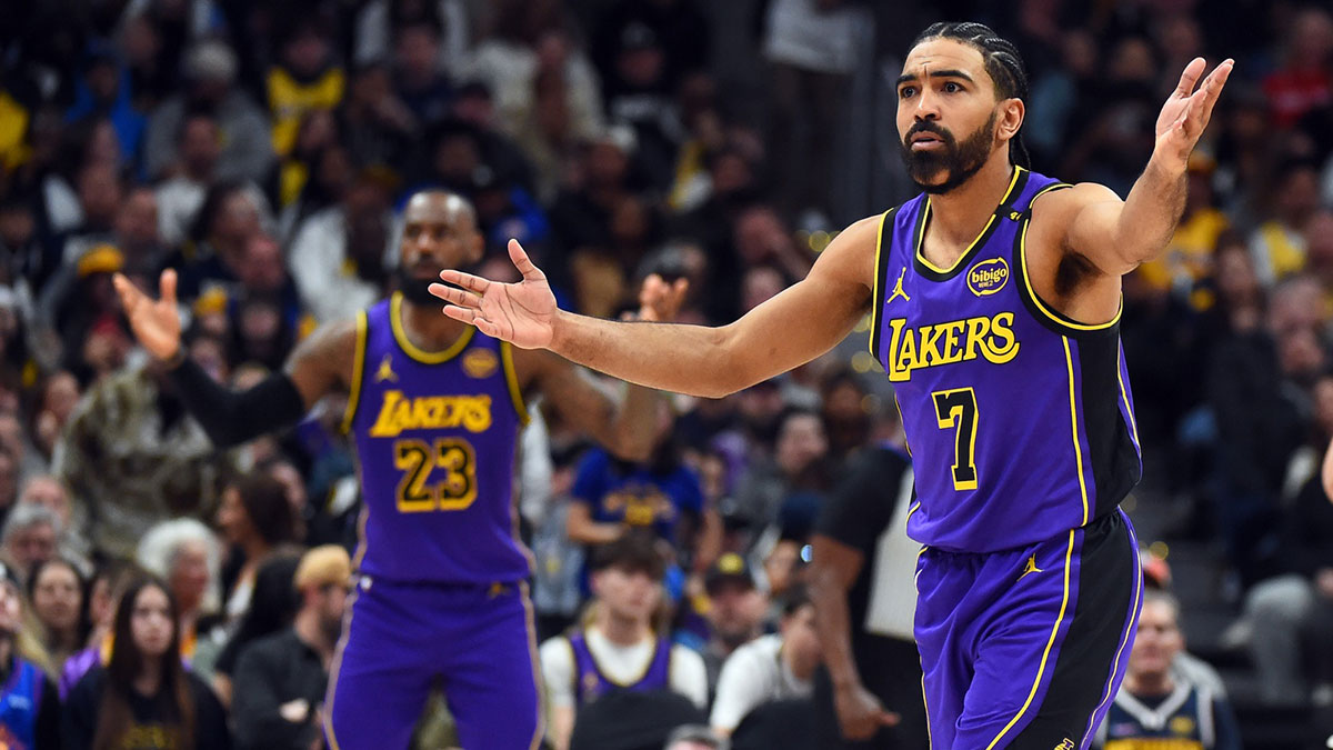 https://wp.clutchpoints.com/wp-content/uploads/2025/10/Lakers-guard-Gabe-Vincent-7-and-forward-LeBron-James-23-react.jpg