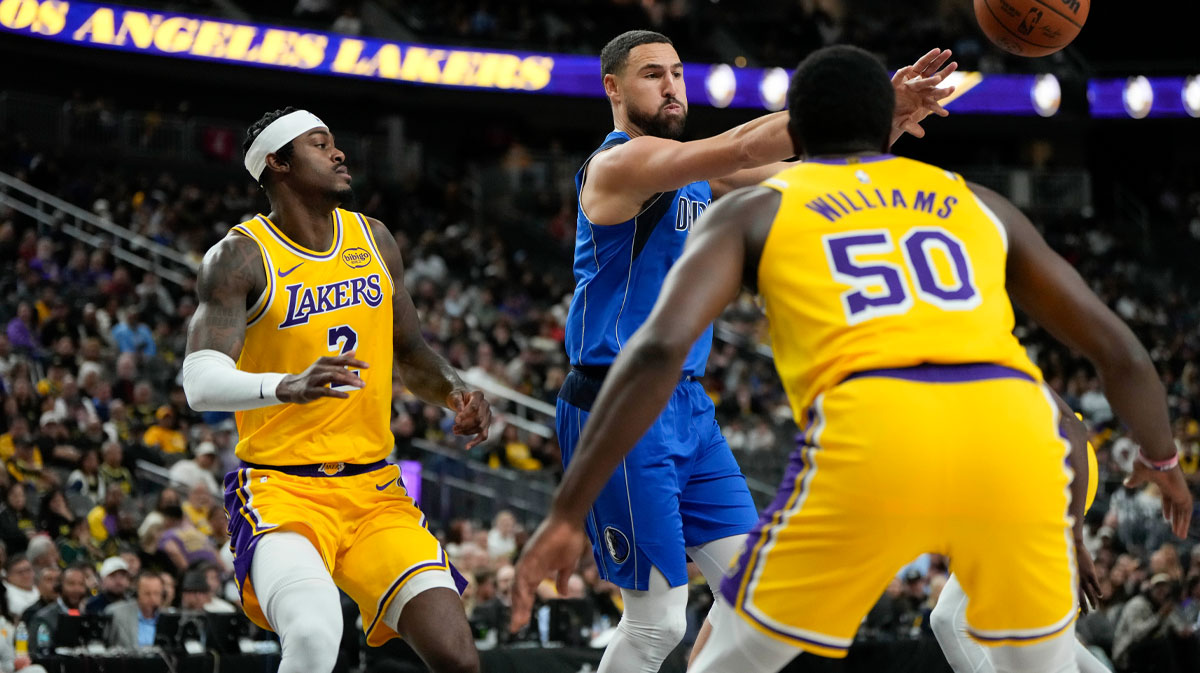 https://wp.clutchpoints.com/wp-content/uploads/2025/10/Lakers-news-Jarred-Vanderbilt-exits-preseason-game-withleft-quad-contusion.jpg