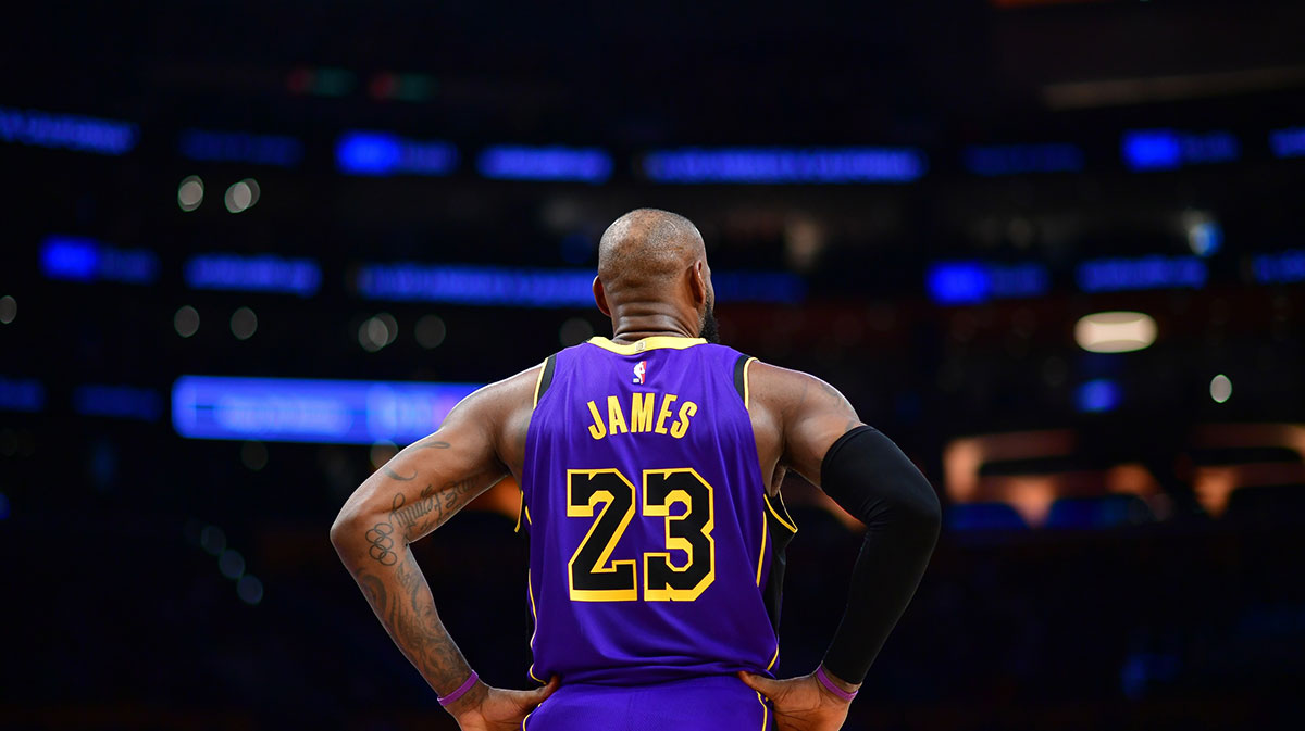 Los Angeles Lakers forward LeBron James (23) during the second half at Crypto.com Arena.