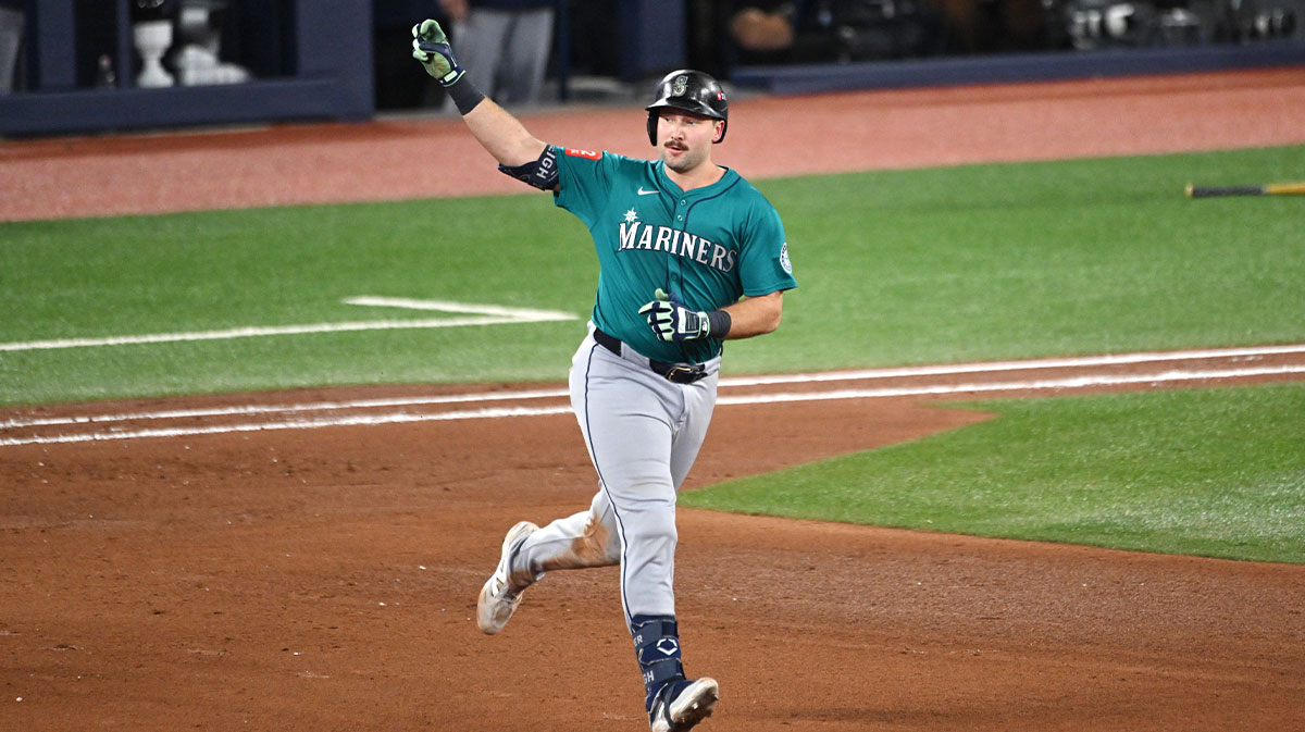 Mariners’ Cal Raleigh ties ALCS Game 1 with 62nd HR vs. Kevin Gausman