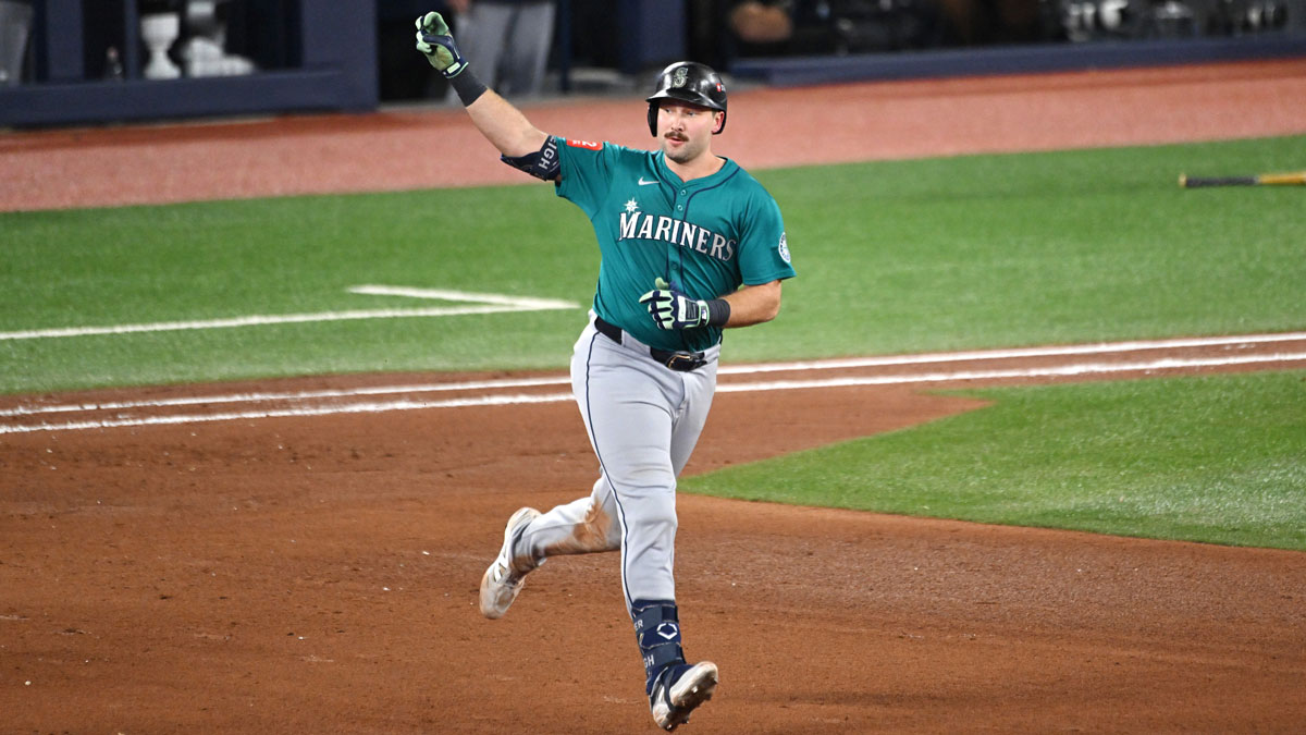 Seattle Mariners catcher Cal Raleigh (29) runs after hitting a solo home run against the Toronto Blue Jays in the sixth inning during game one of the ALCS round for the 2025 MLB playoffs at Rogers Centre.