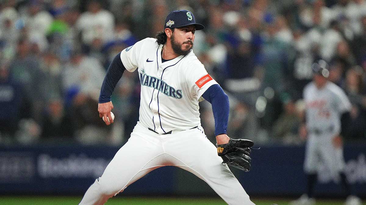 Seattle Mariners pitcher Andres Munoz (75) pitches in the ninth inning against the Detroit Tigers during game two of the ALDS round for the 2025 MLB playoffs at T-Mobile Park.