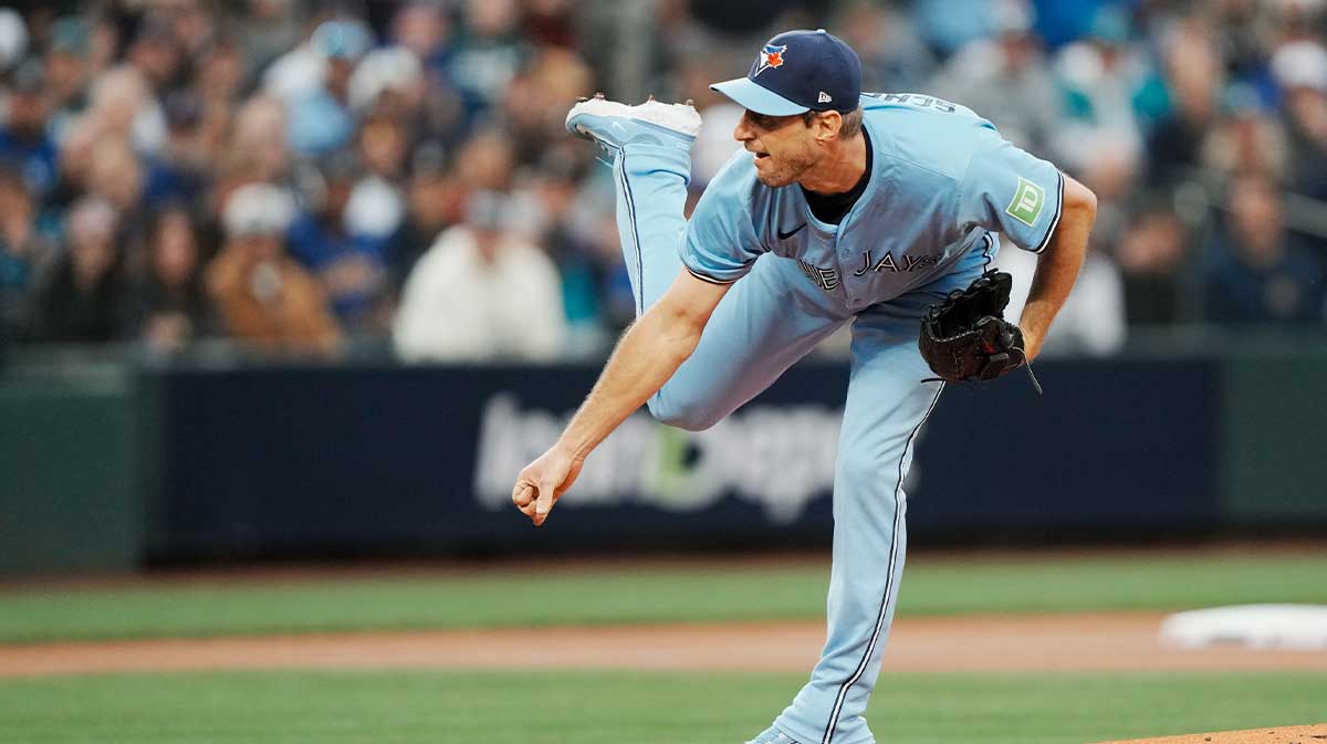 Toronto Blue Jays pitcher Max Scherzer (31) throws a pitch against the Seattle Mariners in the first inning during game four of the ALCS round for the 2025 MLB playoffs at T-Mobile Park.