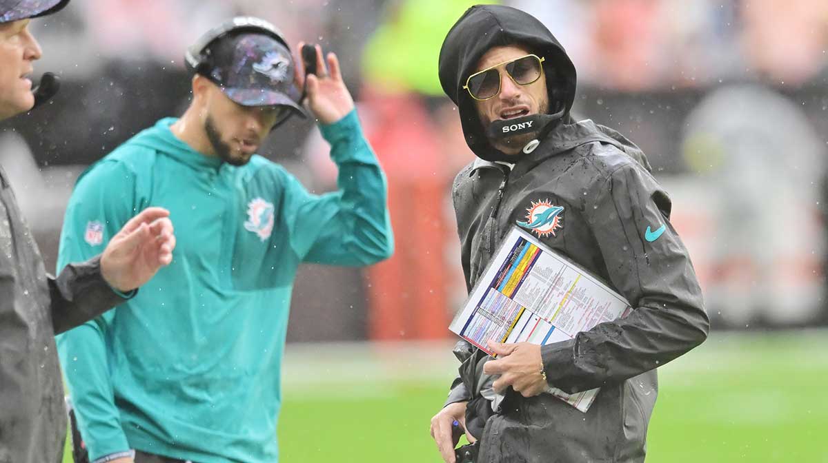 Miami Dolphins head coach Mike McDaniel reacts during the first half against the Cleveland Browns at Huntington Bank Field.
