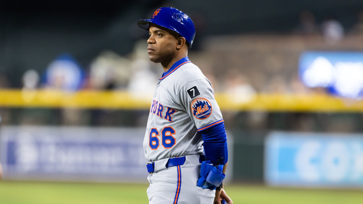 New York Mets first base coach Antoan Richardson against the Arizona Diamondbacks at Chase Field.