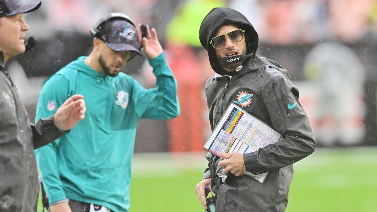 Miami Dolphins head coach Mike McDaniel reacts during the first half against the Cleveland Browns at Huntington Bank Field.