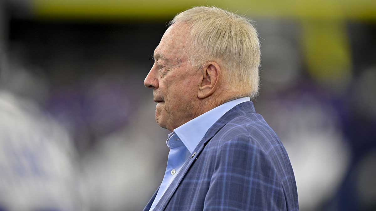 NC bar manager takes jab at Jerry Jones after Panthers’ Rico Dowdle breakout